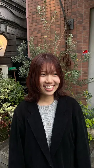 ミディアム 甲斐 真桜のヘアスタイル