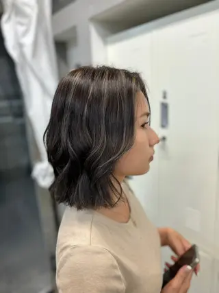 セミロング カラー 渡 汐音のヘアスタイル