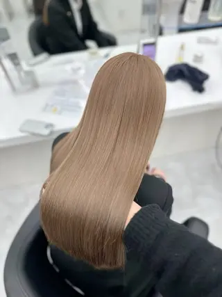 ロング カラー 🖤ハイトーン× レイヤー🖤SARAのヘアスタイル