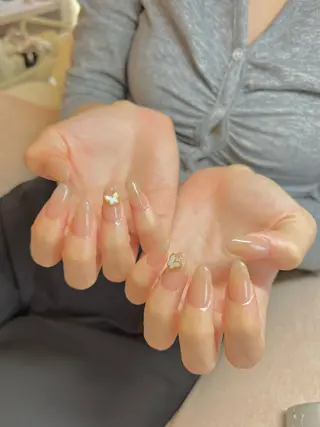 ネイル ちゅるんネイル🪄 耳ツボジュエリー🔗のネイルデザイン