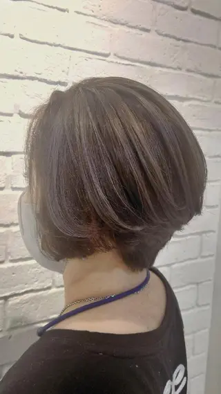 ショート あいだ 透明感カラー🐼のヘアスタイル