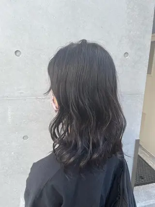 ロング パーマ 箭内葉月🌿 フェザーパーマ🌿のヘアスタイル