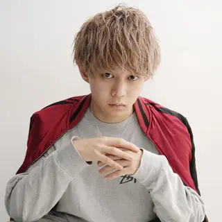 カラー メンズ 黒川 真伍のヘアスタイル