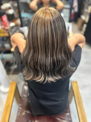 カラー ロング PEQSS HAIRのヘアスタイル