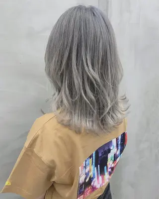 ミディアム カラー ブームボックス所属・🐝ハイトーンカラー hachi🐝のヘアスタイル