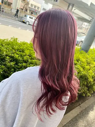 ロング カラー モモカ/ハイトーン /バレイヤージュのヘアスタイル