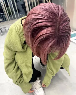 ショート ボブ/ハイトーン YUIのヘアスタイル