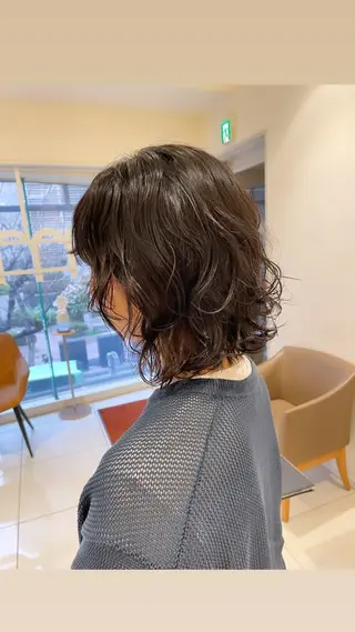 ミディアム パーマ ボブ/プツッとボブ/ 暖色カラー/モエのヘアスタイル