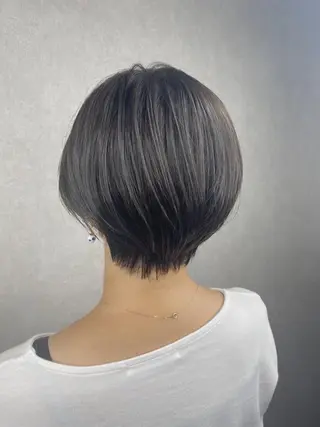 ショート _White所属・ＳＨＩ ＺＵのヘアスタイル