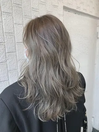 パーマ カラー セミロング 嶋村夏実🌼レイヤー 🌸白髪ぼかしのヘアスタイル