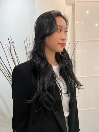 ロング カラー 寺地 和奏のヘアスタイル