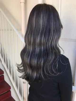 ロング カラー ヘアアレンジ メンズハイトーン メンズバレイヤージュのヘアスタイル