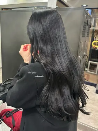 ロング カラー v-lab studio所属・韓国レイヤーカット/ 艶カラー/ noaのヘアスタイル