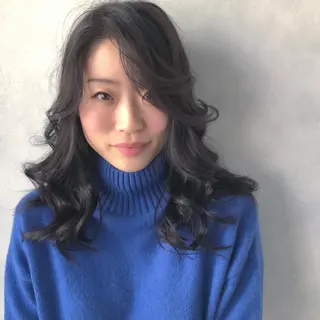 セミロング カラー ORIKA 美容室のヘアスタイル