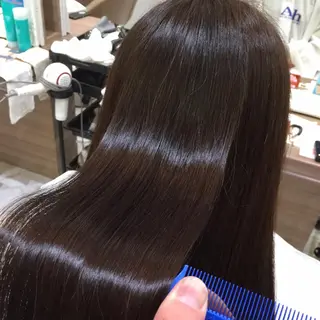 ロング カラー 赤阪 優奈のヘアスタイル