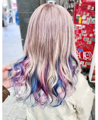 ミディアム カラー GARU-ガル-所属・TSUNO🦖 派手髪/オタク美容師のヘアスタイル