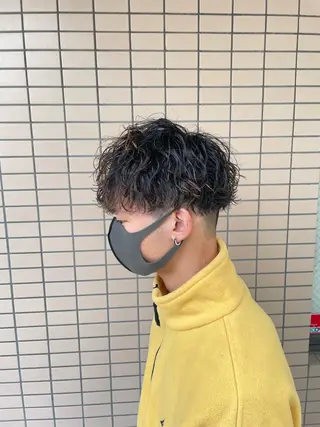 ショート カラー パーマ ヘアアレンジ メンズ アイブロウ スパイキー/フェザー /波巻き/かいとのヘアスタイル