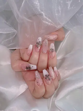 ネイル -ému- k.oのネイルデザイン