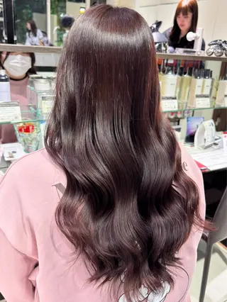 ロング カラー ピンクカラー🩷 スパニスト 外岡実希のヘアスタイル
