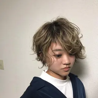 ショート カラー 茅ヶ崎/ハイライト/ ハイトーン/関口実華のヘアスタイル