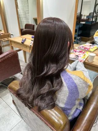 ロング カラー 安丸 結夏のヘアスタイル