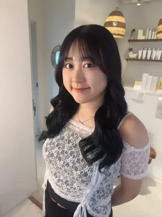 ロング shu ブラウンピンクカラーのヘアスタイル