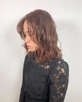 ミディアム カラー よしだ とおいのヘアスタイル