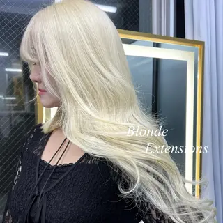 ロング カラー シールエクステ特化 ハイトーン、NANAのヘアスタイル