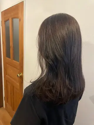 セミロング カラー momoka ［pejite]のヘアスタイル