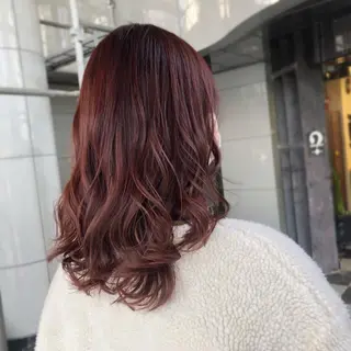 ミディアム カラー 山崎 絵莉香のヘアスタイル