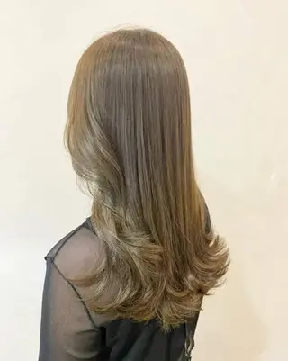 カラー 小林 優斗のヘアスタイル