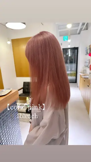 カラー リンダ所属・ベージュ/顔周り カット/スズキのヘアスタイル