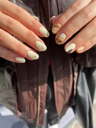 ネイル Shiori・:* 💫のネイルデザイン