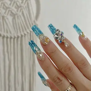 ネイル NEO Beauty Salon所属・𝐍𝐄𝐎 𝐉𝐔𝐑𝐈のネイルデザイン