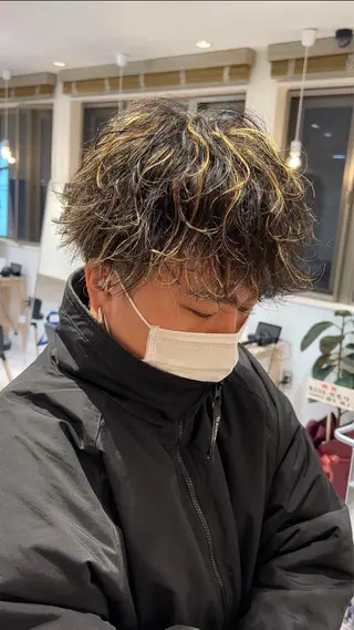 ショート パーマ メンズ AI TOKYO  横浜店所属・メンズ支持数No.1 👑リュウ👑のヘアスタイル