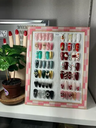 ネイル 高木 維麗絲のネイルデザイン