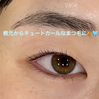 マツエク・マツパ 超透明感カラー🦋韓 国羽エクステ🪽🫧のヘアスタイル