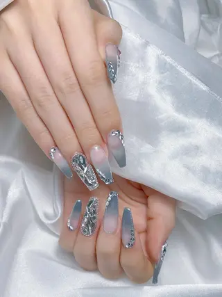 ネイル LEELA NAIL STUDIO所属・LEELA NAIL STUDIOのネイルデザイン