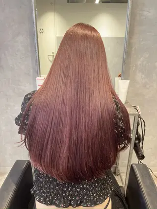 TOMONA👑 ミルクティーレイヤーのヘアスタイル