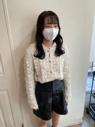 セミロング カラー MIOベージュカラー 柔らかいカラーのヘアスタイル