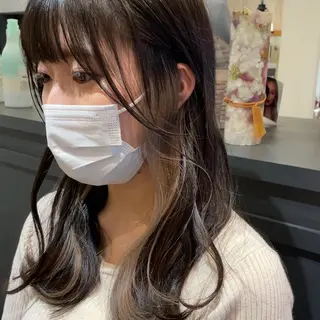 ロング カラー 細沼 葵のヘアスタイル