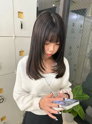 ミディアム Rinka/レイヤー /透明感カラーのヘアスタイル