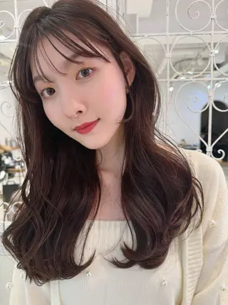 ロング カラー レイヤーカット、 大人可愛い 中村美羅のヘアスタイル