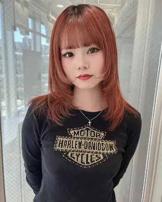 セミロング ウルフカット／吉村 桃子のヘアスタイル