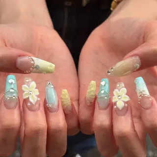ネイル schon（スチョン）所属・Schon🫧 yuna🫧のネイルデザイン