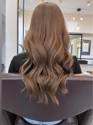 ロング カラー ヘアアレンジ ハイトーンカラー 🦋yuri🦋のヘアスタイル