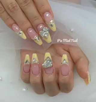 セミロング Pio Mielのネイルデザイン