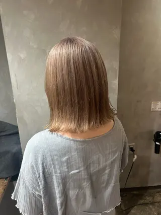 ミディアム カラー 福村 彩夏のヘアスタイル