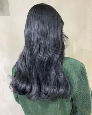 カラー ニシオカ タクヤのヘアスタイル