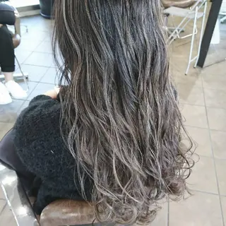 ロング Luisハイライト　 喜連瓜破、髪質改善のヘアスタイル